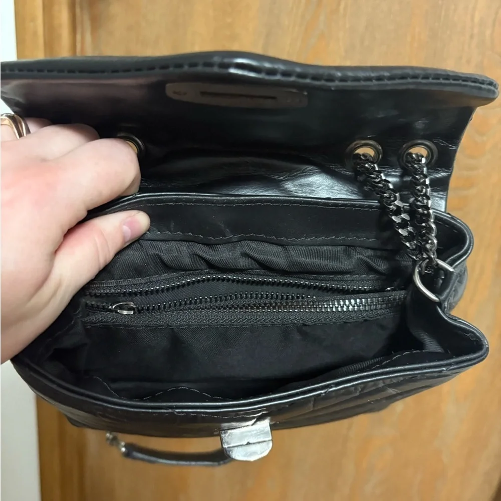 Divina Firenze Black Quilted Shoulder Bag with Chain-Strap Hardware